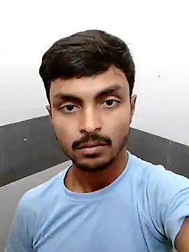 Snapshot of Suraj223kumar chatting on 09.09.25 Suraj223kumar online show from 09.09.25