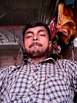 Snapshot of Suraj223kumar chatting on 09.19.25 Suraj223kumar online show from 09.19.25