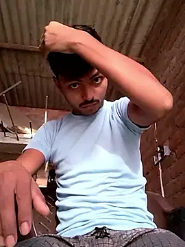 Snapshot of Suraj223kumar chatting on 10.10.25 Suraj223kumar online show from 10.10.25