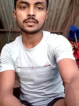 Snapshot of Suraj223kumar chatting on 10.18.25 Suraj223kumar online show from 10.18.25