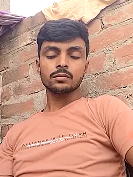 Snapshot of Suraj223kumar chatting on 10.20.25 Suraj223kumar online show from 10.20.25