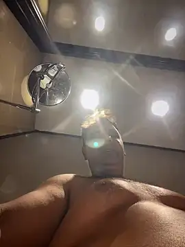 SecretlyDD online show from 03.04.25