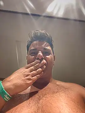 SecretlyDD online show from 03.04.25