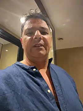 SecretlyDD online show from 03.04.25