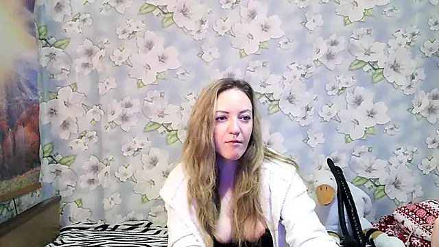 Snapshot of KattyLuuu chatting on 10.19.25 KattyLuuu online show from 10.19.25