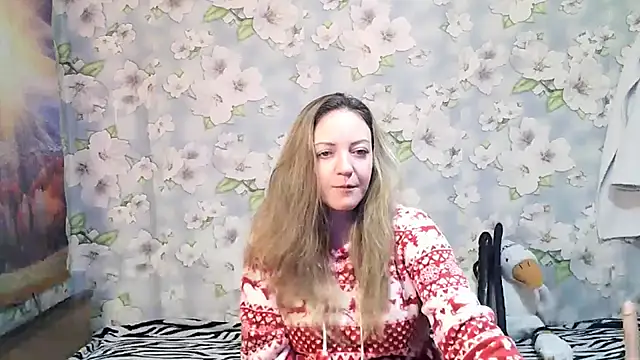 Snapshot of KattyLuuu chatting on 10.25.25 KattyLuuu online show from 10.25.25