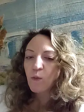 Snapshot of KattyLuuu chatting on 11.22.25 KattyLuuu online show from 11.22.25