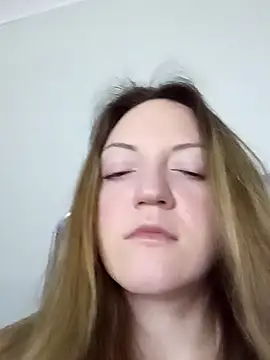 KattyLuuu online show from 04.15.26