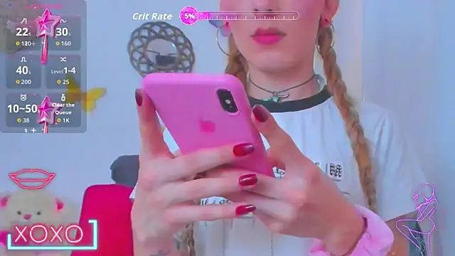 Snapshot of GabbyHills chatting on 10.11.25 GabbyHills online show from 10.11.25