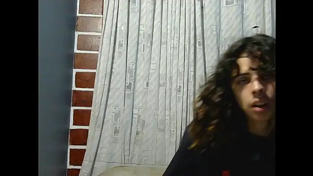 Snapshot of HotCakesuwu chatting on 01.15.25 HotCakesuwu online show from 01.15.25