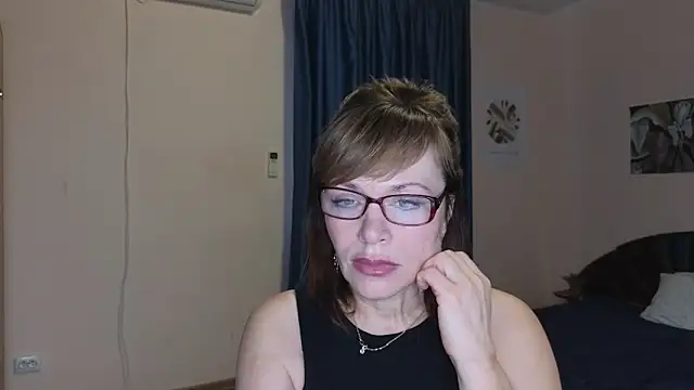 Miss Moren online show from 11.23.25