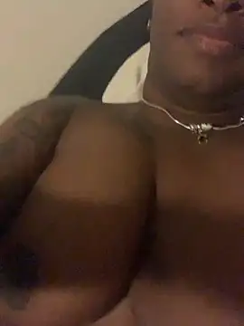 Snapshot of honeywetpussi chatting on 12.24.24 honeywetpussi online show from 12.24.24