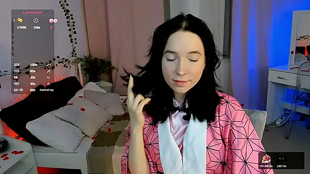 Snapshot of lilithlunna chatting on 11.09.25 lilithlunna online show from 11.09.25