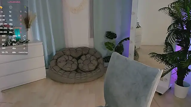 Snapshot of lilithlunna chatting on 11.15.25 lilithlunna online show from 11.15.25