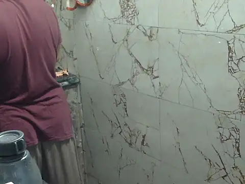 Housewife12 online show from 10.16.25