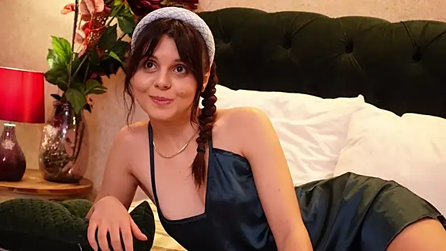 MilenaLyn online show from 12.28.24