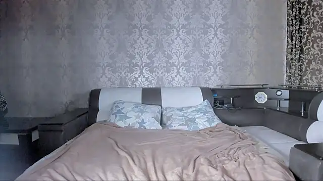 Agnes Allenn online show from 10.23.25