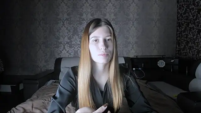 Agnes Allenn online show from 11.04.25