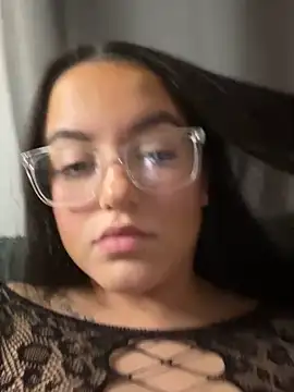 Snapshot of shelovesc chatting on 02.21.25 shelovesc online show from 02.21.25