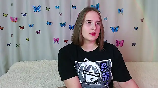 Snapshot of Phantommira chatting on 12.23.24 Phantommira online show from 12.23.24