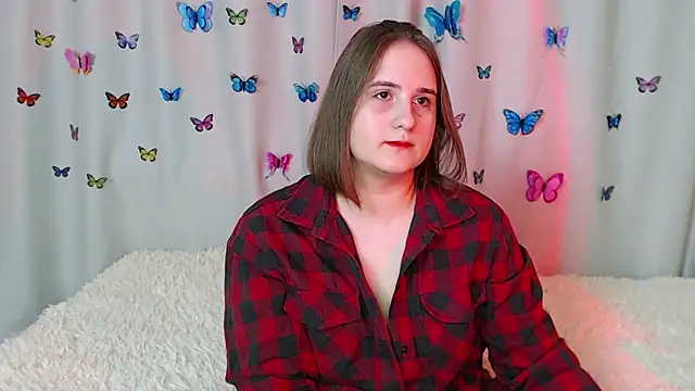 Snapshot of Phantommira chatting on 12.25.24 Phantommira online show from 12.25.24