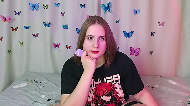 Snapshot of Phantommira chatting on 12.26.24 Phantommira online show from 12.26.24