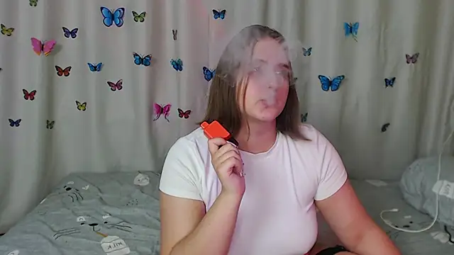 Snapshot of Phantommira chatting on 01.10.25 Phantommira online show from 01.10.25