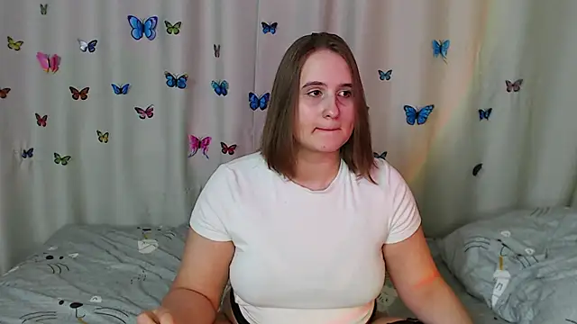 Snapshot of Phantommira chatting on 01.21.25 Phantommira online show from 01.21.25