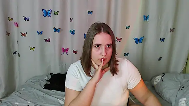 Snapshot of Phantommira chatting on 01.22.25 Phantommira online show from 01.22.25