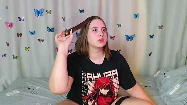 Snapshot of Phantommira chatting on 01.24.25 Phantommira online show from 01.24.25