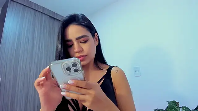 Sara Leblanc online show from 11.11.25