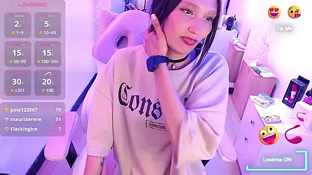 mia collens online show from 02.14.25