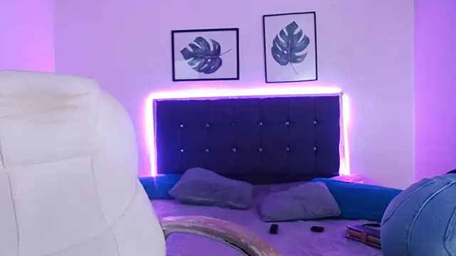 mia collens online show from 09.25.25