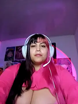 Snapshot of Pinky-Flower chatting on 09.26.25 Pinky-Flower online show from 09.26.25