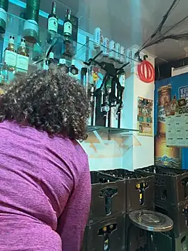 Snapshot of lauraltt chatting on 11.04.25 lauraltt online show from 11.04.25