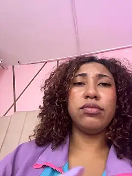 Snapshot of lauraltt chatting on 11.19.25 lauraltt online show from 11.19.25