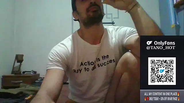 Snapshot of italianbighorse22 chatting on 10.12.25 italianbighorse22 online show from 10.12.25