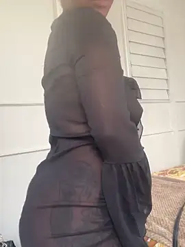 Snapshot of beverlyxxxx chatting on 01.17.25 beverlyxxxx online show from 01.17.25