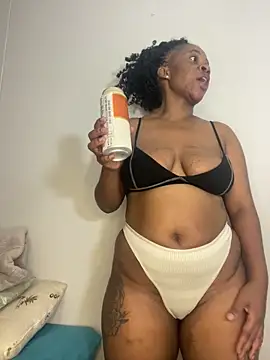 Snapshot of beverlyxxxx chatting on 03.22.25 beverlyxxxx online show from 03.22.25