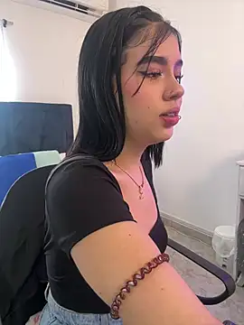 Snapshot of Lily_Woodz chatting on 01.18.26 Lily Woodz online show from 01.18.26