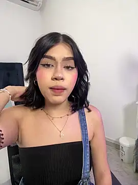 Snapshot of Lily_Woodz chatting on 02.11.26 Lily Woodz online show from 02.11.26