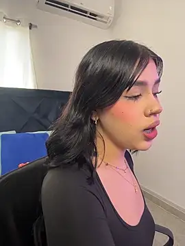 Snapshot of Lily_Woodz chatting on 02.15.26 Lily Woodz online show from 02.15.26