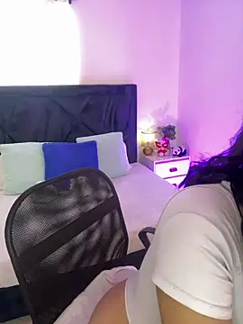 Lily Woodz online show from 06.20.26