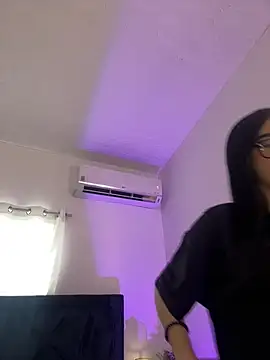 Lily Woodz online show from 07.01.26