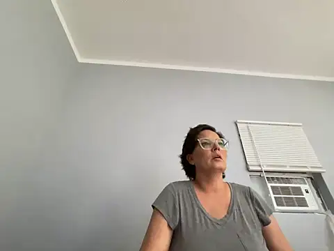 Snapshot of skarfos1babe69 chatting on 03.26.26 skarfos1babe69 online show from 03.26.26