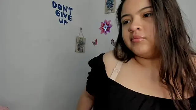 Snapshot of lizzie_c chatting on 07.17.26 lizzie c online show from 07.17.26