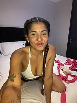 AlejandritaMilano online show from 02.08.26