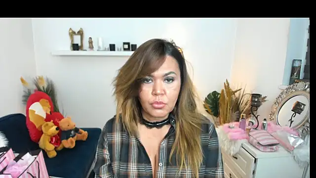 Snapshot of Aileen_Stone chatting on 02.15.25 Aileen Stone online show from 02.15.25