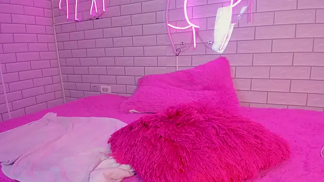 Lily Martinez online show from 12.25.24