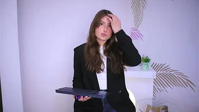 Daisha Riley online show from 02.10.25